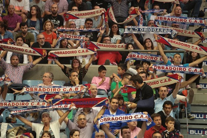 Afición del Blusens Monbus, premio Bifrutas