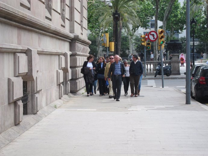 Alcaldesa de Montcada M.E.Pérez (2ªizquierda) llega a declarar en caso Mercurio