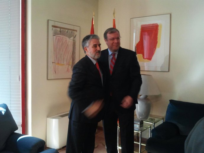 El consejero de Fomento de CyL junto al director de Protección Civil