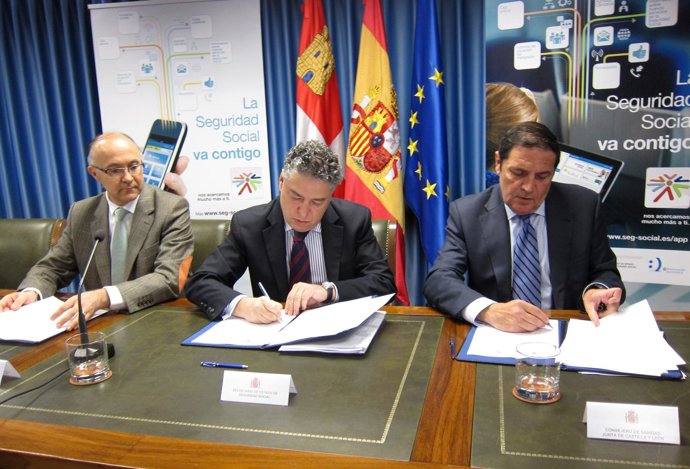 Ruiz Medrano (i), Burgos (c) y Sáez Aguado (d)