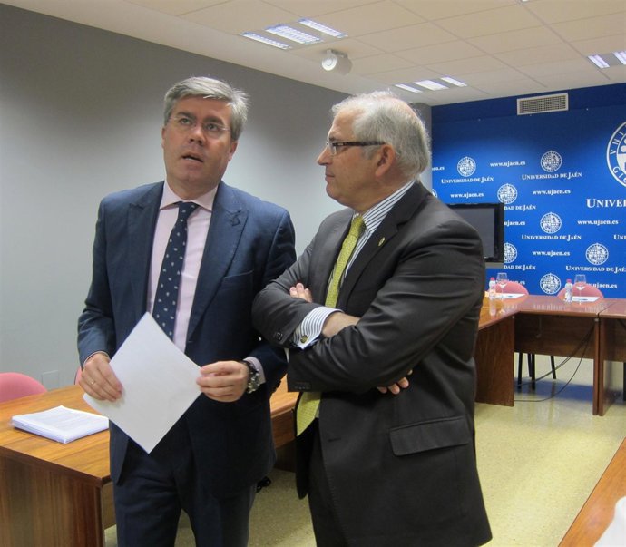 Fernández de Moya y Parras antes de reunirse para analizar el nuevo PGOU de Jaén