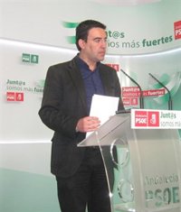 PSOE-A, que ve motivos para estudiar la constitucionalidad de la Lomce, reclama al Gobierno diálogo y acuerdo