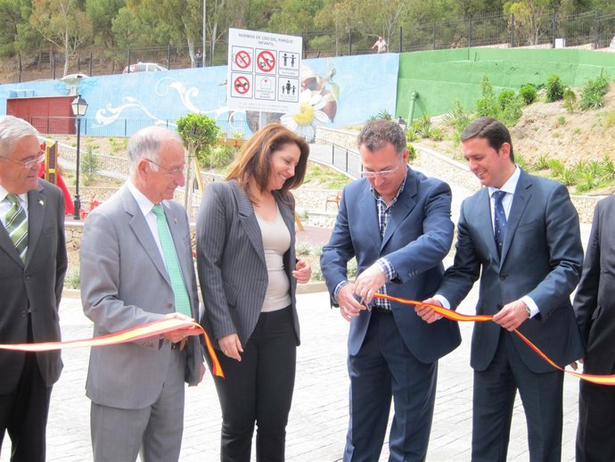 Crespo inaugura un parque infantil