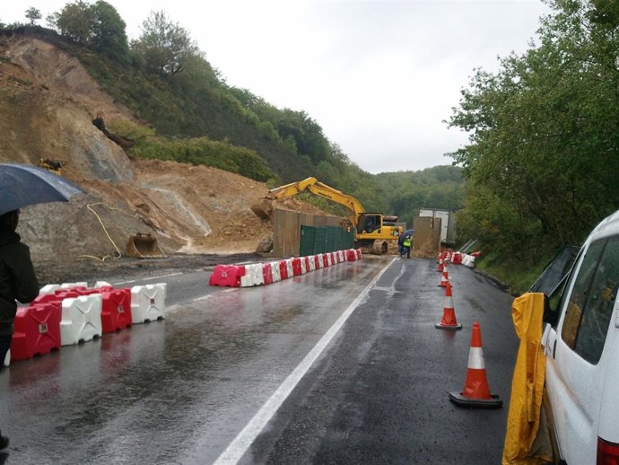 Imagen de los trabajos realizados a la altura del desprendimiento. 