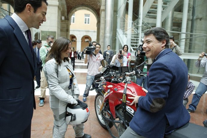 El presidente de Madrid, Ignacio González, en la recepción a Alicia Sornosa