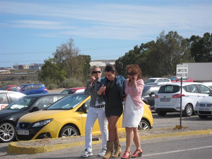 Familiares de los fallecidos en la explosión de la base militar de Viator 