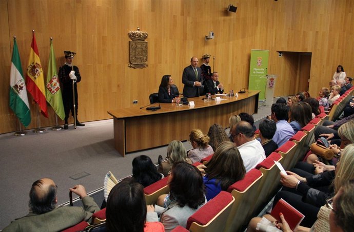 Diputación reconoce trayectoria del personal jubilado