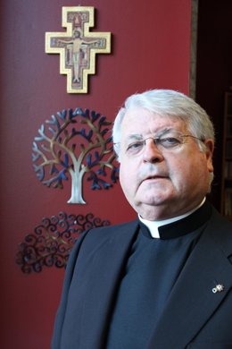 Luis Lezama, promotor del Colegio Santa María la Blanca y fundador del grupo de 