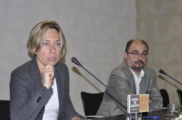 Eva Sáenz y Javier Lambán, en la rueda de prensa
