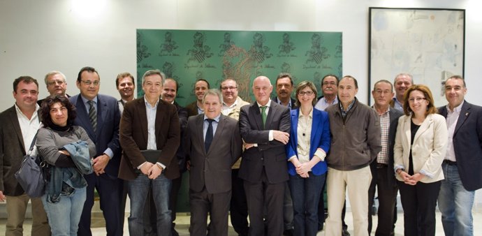 Alcaldes piden ayuda a Rus para garantizar la apertura de zonas de acampada