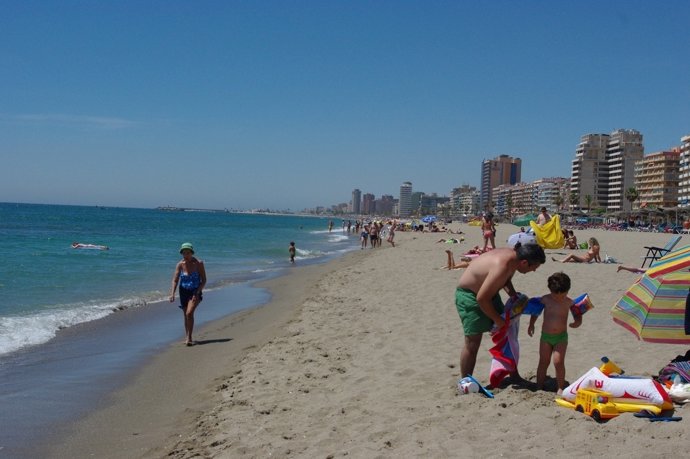 Una Playa De Fuengirola