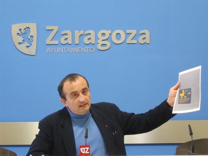 El concejal de IU, Raúl Ariza