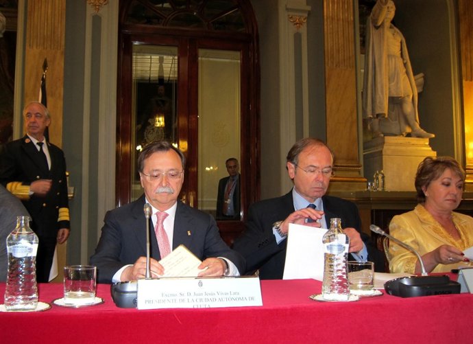 Pío García-Escudero junto a Juan Jesús Vivas