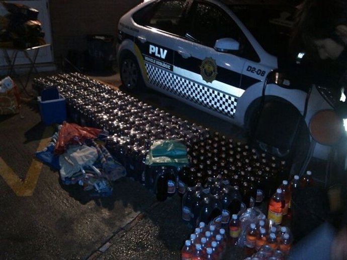 Bebidas intervenidas por la Policía Local en la calle Bombero Ramón Duart