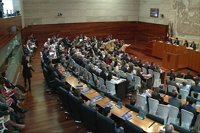 El Parlamento de Extremadura celebra el 30º aniversario de su constitución con una defensa de la etapa autonómica