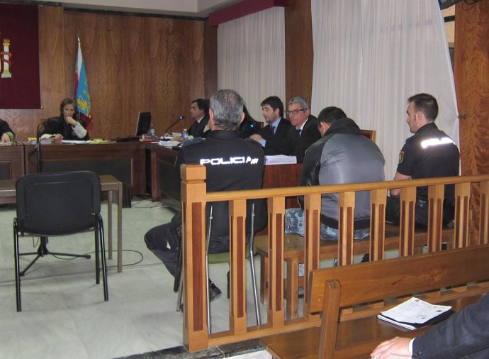 Acusado de matar a cuchilladas a su mujer en Alicante