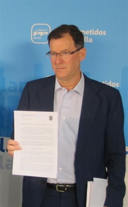 El alcalde de Burguillos, Domingo Delgado (PP)