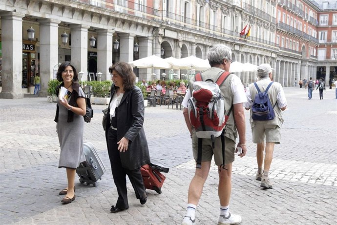 Turistas Por Madrid