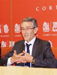 Torres cree que si Camps "tuviera decencia debería dimitir de diputado porque es responsable de la situación de ruina"