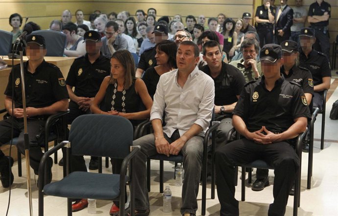 Otegi Y Los Acusaos De Bateragune
