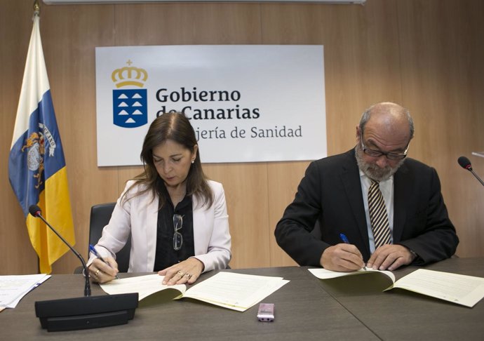 Brígida Mendoza y José Luis Reina firman un acuerdo