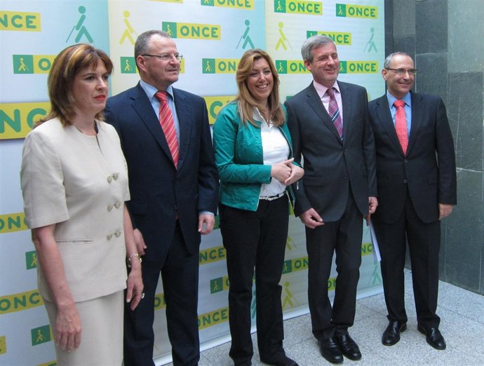 Susana Díaz, antes de la entrega de los premios del concurso escolar de la ONCE