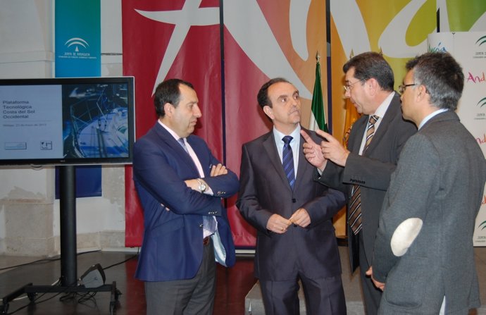 Rodríguez e rueda de prensa plataforma tecnologica