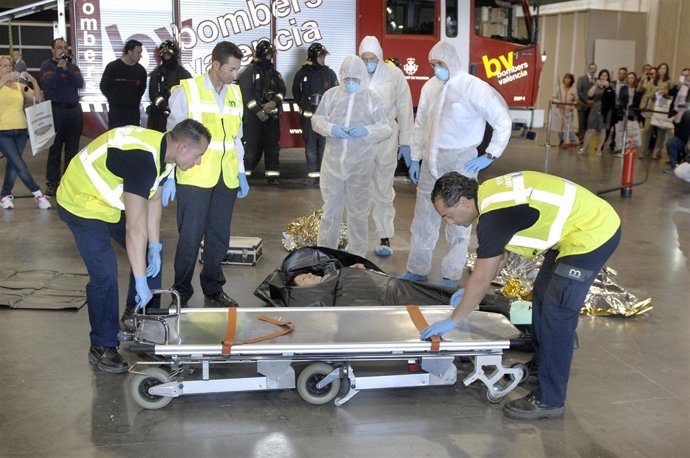 Simulacro de catástrofe con víctimas en la inauguración de Funermostra