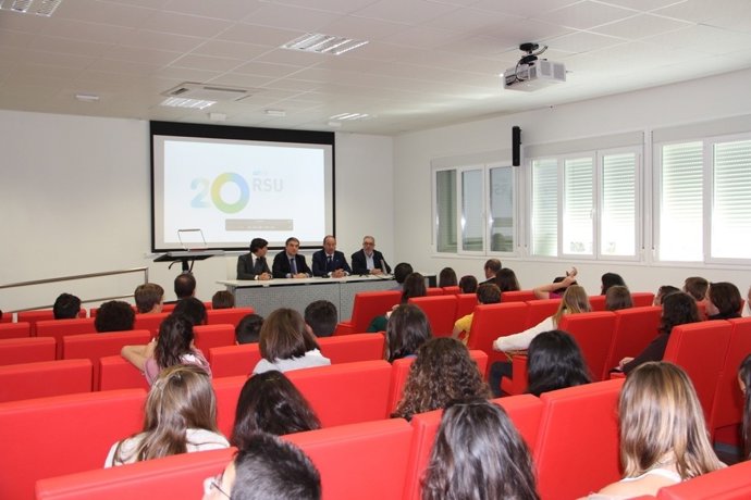 Elías Bendodo en la nueva Aula Ambiental de Valsequillo
