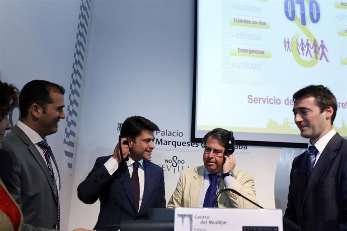 Presentación del servicio de "teletraducción".