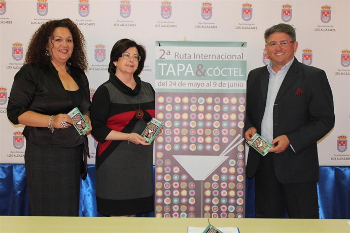 Maite Olmos, María Dolores Alarcón y Anastasio Bastida