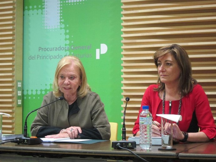 María Antonia Fernández Felgueroso y Esther Díaz en rueda de prensa. 