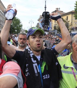 Giovani Visconti tras ganar una etapa del Giro de Italia