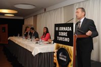 Rivero: "Hay que pensar si queremos privatizar los aeropuertos"