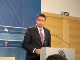 Oscar López, portavoz del PSCL en las Cortes, durante su balance. 