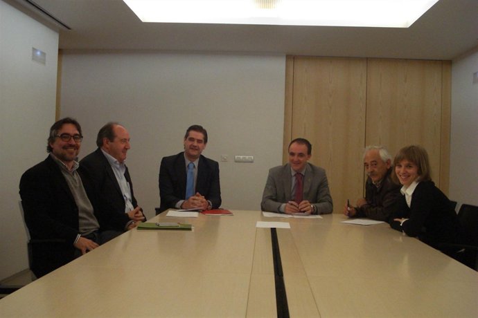 Firma de un convenio del Gobierno de Navarra con el sector forestal.