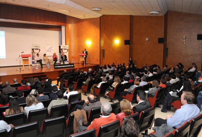 Presentación Finanzas para Mortales en la UC