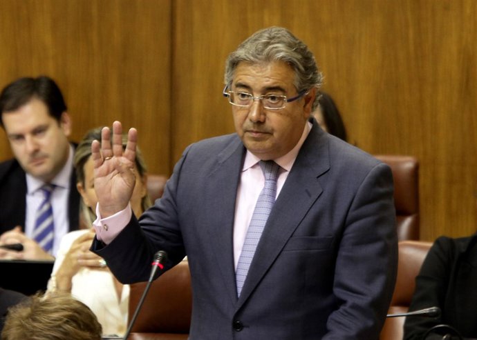 El presidente del PP-A, Juan Ignacio Zoido, hoy en el pleno del Parlamento