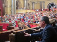 El Parlament aprueba crear 1.500 puestos de trabajo para beneficiarios de la RMI