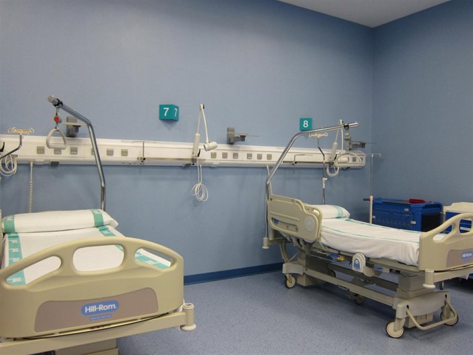 Camas De Hospital Provincial De Zaragoza.