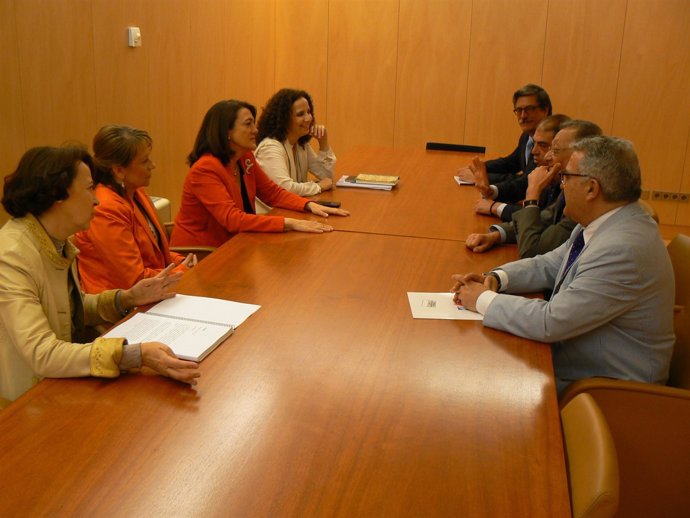 El PSOE se reúne con asociaciones de autónomos