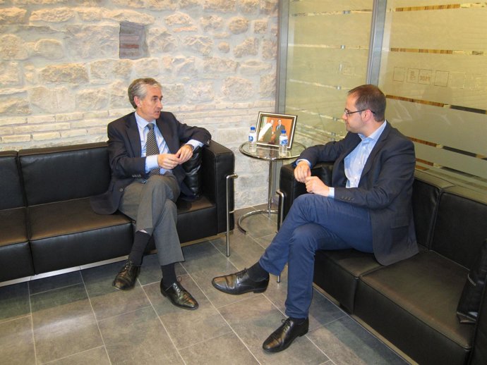 Jáuregui se reúne con César Luena