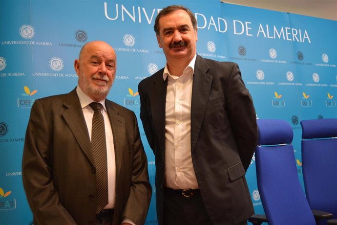 El rector de la UAL, Pedro Molina, y el responsable de Googel, Luis Collado 