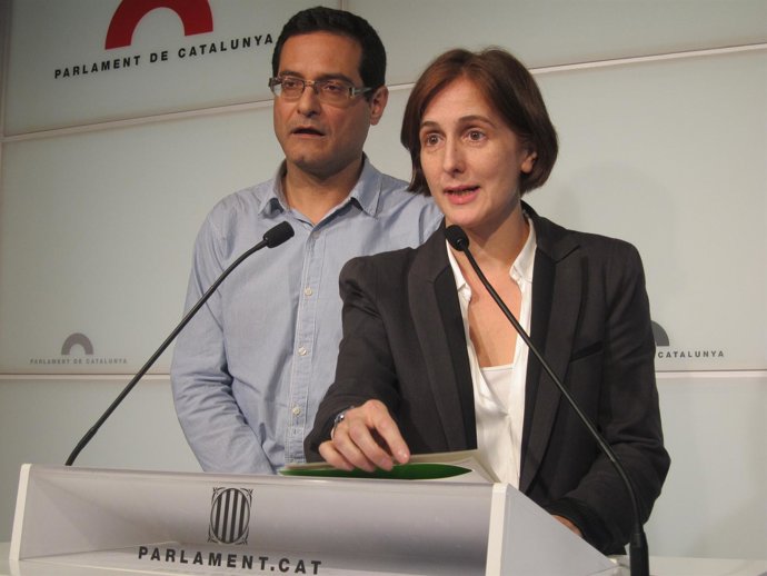 Dolors Camats y Josep Vendrell (ICV-EUiA) en el Parlament