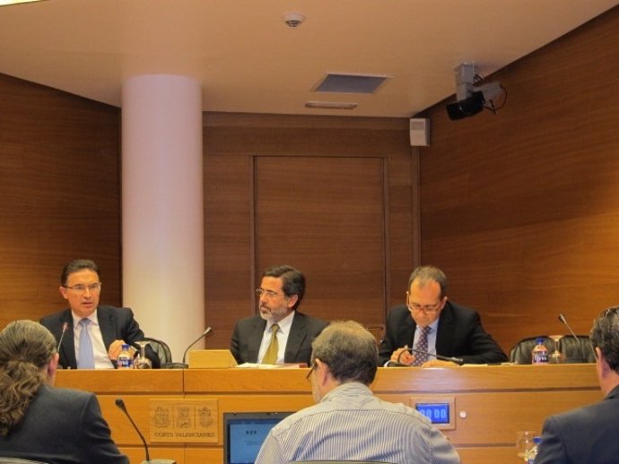 Castellano comparece en la Comisión de Gobernación y Administración Local.