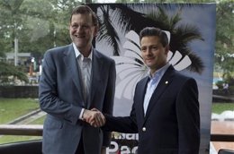 Rajoy y el presidente de México, Enrique Peña Nieto, hablan del acuerdo de Pemex