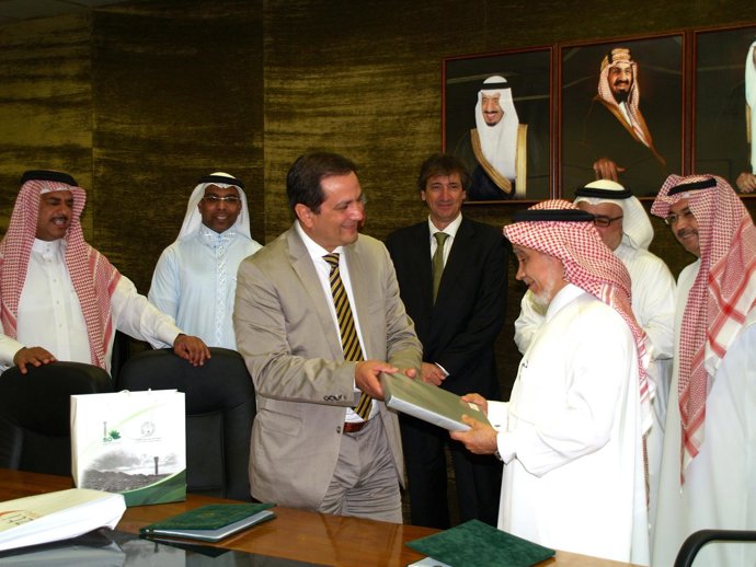 AZTI eta KFUPM unibertsitatearen arteko hitzarmena