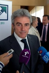 Esteban asegura que el PSOE "va en la dirección contraria al clamor de la calle" al criticar la reducción de diputados