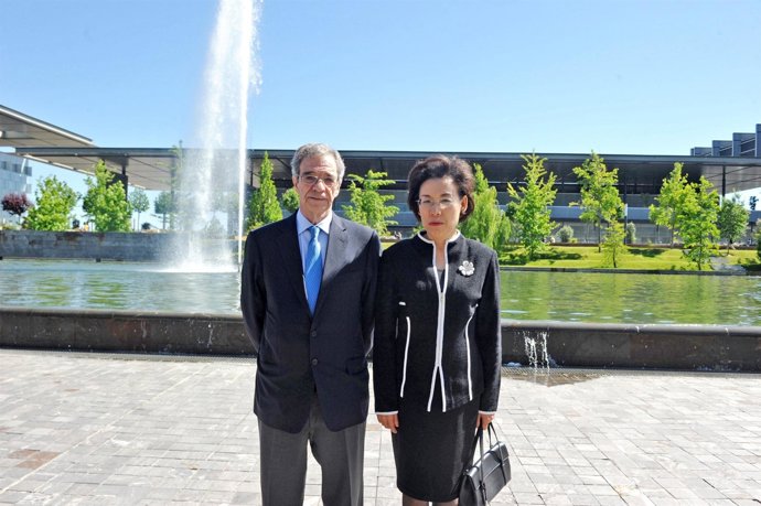 Huang Danhua, vicepresidenta de SASAC y César Alierta, Presidente de Telefónica
