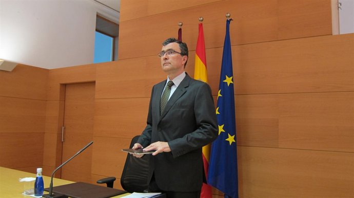 José Ballesta a su llegada a la sala de prensa